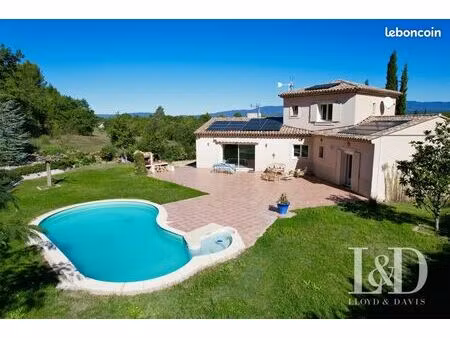 propriété 7 pièces 313 m²