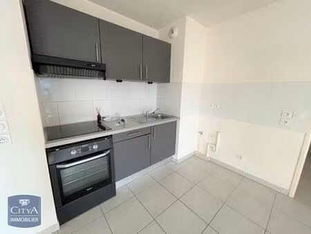 location appartement 3 pièces 61m² arles 13200