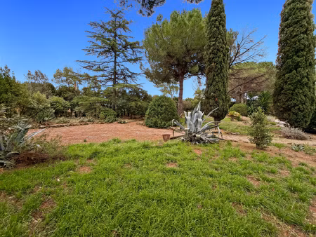 cazouls-les-béziers  superbe terrain constructible viabilisé de 635 m2