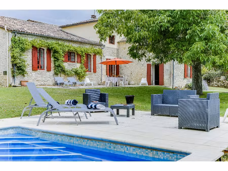 propriété de charme avec dépendances et piscine