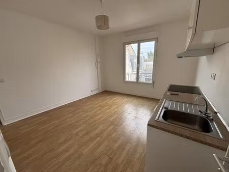 annonce location appartement 1 pièce de 25m2 à nanterre (92000) - paruvendu.fr ref 9927847