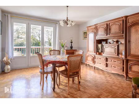 a vendre - t3 de charme au coeur du bourg de saint-herblain