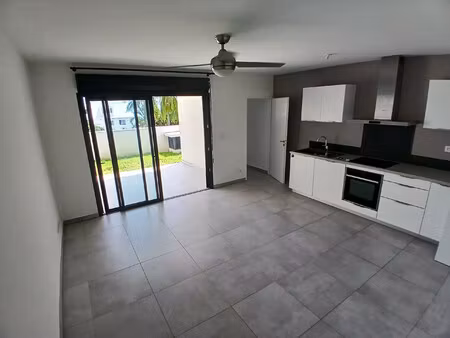 location appartement 2 pièces 51m² st pierre 97410