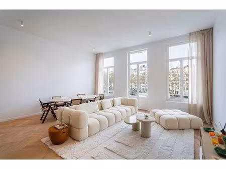 prachtig gerenoveerd appartement nabij het zuid
