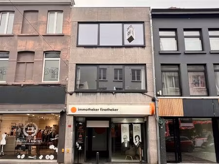 opgefrist  praktisch en centraal gelegen appartement