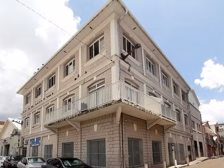 location bureaux 10 pièces  150.00m²  fort