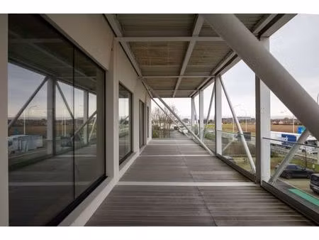 roeselare - centrum : kantoorruimte van 306m² bruto en terras op commerciële ligging