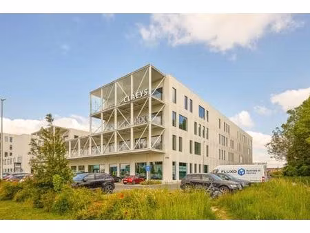 roeselare - centrum : kantoorruimtes van in totaal 535m² bruto en terrassen op commerciële