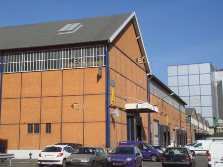 a louer - local d'activité avec bureaux de 942 m²