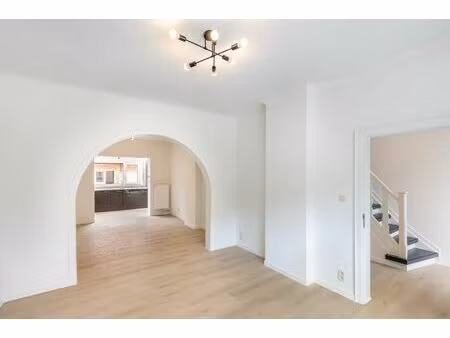 halfopen-bebouwing met 2 slaapkamers te bierbeek!