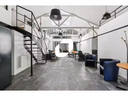 a vendre  atelier entierement renove !