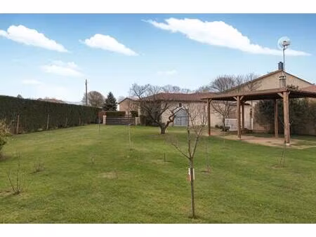 maison de 8 pièces de 200 m² à saint-dizant-du-gua