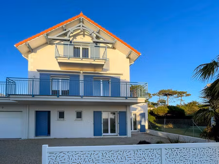 vente maison 5 pièces 170m2 saint-palais-sur-mer (17420) - 1253200 € - surface privée