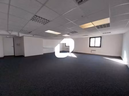 location bureau rambouillet 78120