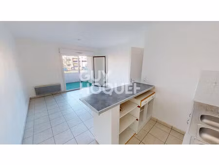 a vendre à canohès  appartement 2 pièces avec terrasse et parking. résidence avec ascenceu
