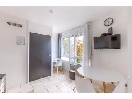charmant t2 de 38 m² avec piscine à lyon