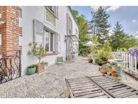 magnifique propriété de 230m2 sur un terrain d'environ 2900m2 - saint-aulde