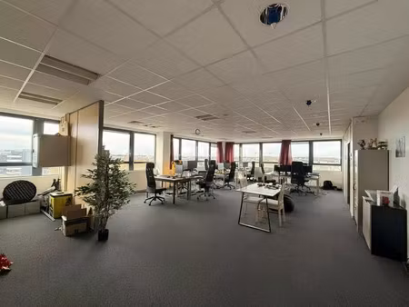 location bureau 130 m² à tours (37100)