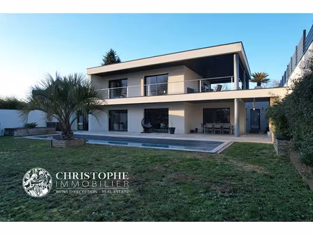 vente maison 7 pièces 190m2 idron 64320 - 850000 € - surface privée