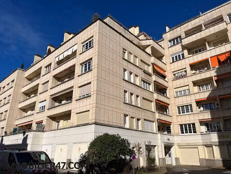 agen  quartier préfecture  t2 de 52m² avec balcon et cave