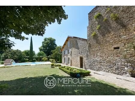 propriété historique avec piscine proche jura