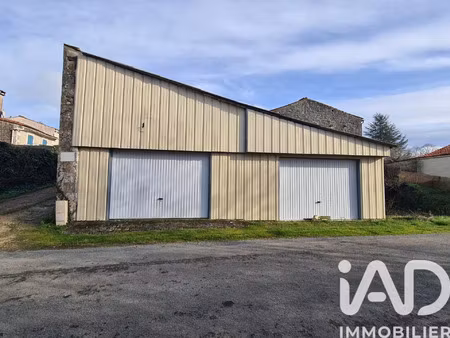 vente garage et parking à bignay (17400) : à vendre / 82m² bignay