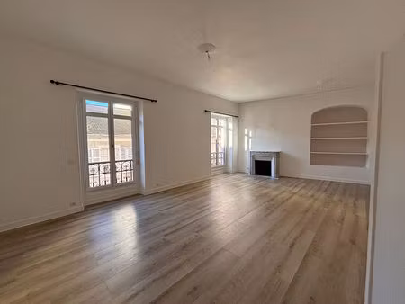 location appartement 4 pièces 128m2 pau 64000 - 1035 € - surface privée