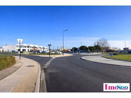 location local commercial