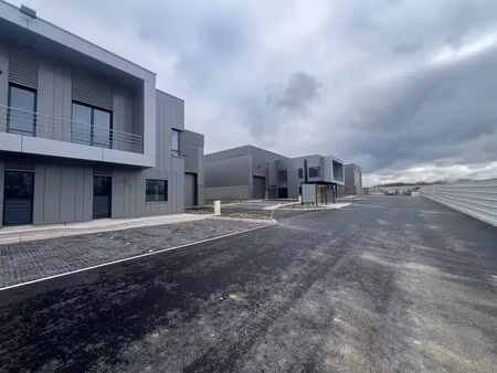 locaux d'activités et bureaux neufs divisibles à partir de 699 m2 - parc d'activités à lou