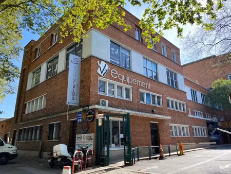 entrepôt industriel à louer - 5 800 m² divisible - hub logistique la courneuve - desserte 