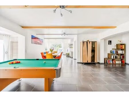 charmante maison 300 m² avec jardin et piscine