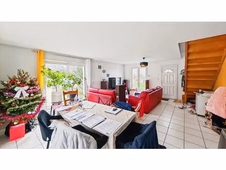 maison de 4 pièces de 92 m² à nazelles-négron