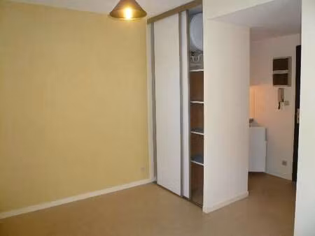 location appartement t1 à angers (49000) : à louer t1 / 15m² angers