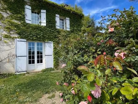 maison de charme en pierre au calme à hure