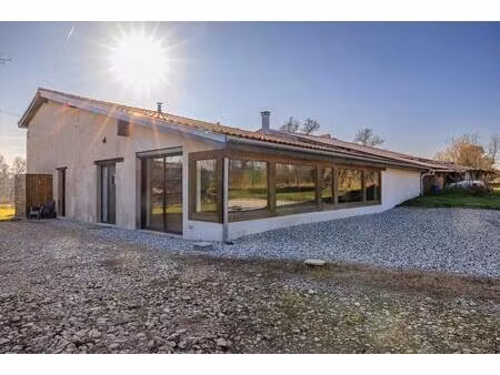 maison rénovée  8 pièces à saint-martin-de-laye