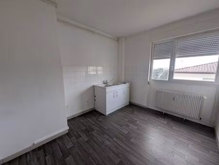 location appartement 4 pièces 87 m² à saint-avold (57500)