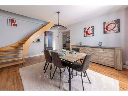 bel appartement lumineux avec terrasse et cave