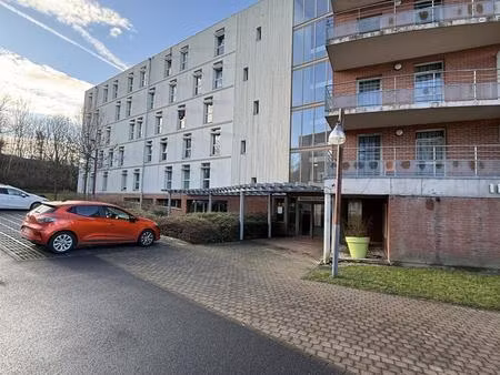 studio meuble vendu loue dans residence etudiante securisee