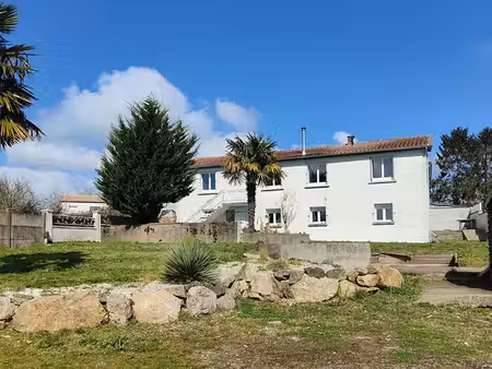 maison de campagne à vendre sur la commune du le pin - 5 pièces  138 m²