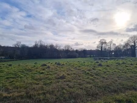 à vendre à pleugriffet terrain à bâtir situé à pied du bourg