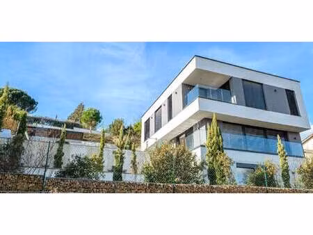 maison avec piscine et terrasse albigny-sur-saône (69)