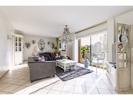 appartement en duplex de 150 m2 - 6 pièces 4 chambres