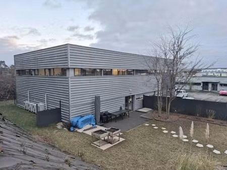 local d'activités à vendre