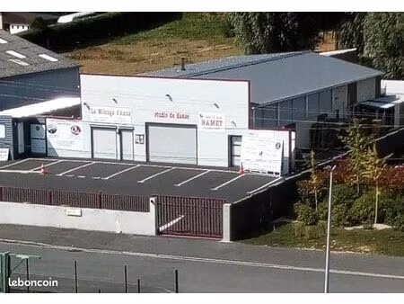 studio danse avec boutique de chaussures de danses+ appartement t5 + dépendances dans bâti