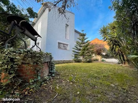 maison 5 chambres 3 salles de bain  actuellement en colocation