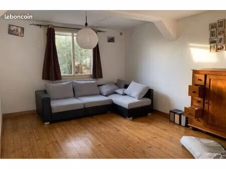 grand f1 au calme dans une propriété grassoise