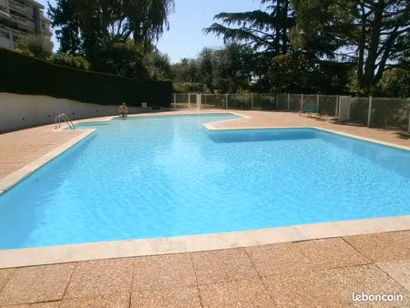 grand 2 pièces avec terrasse  jardin et piscine– corniche fleurie  nice