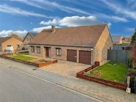 maison unifamiliale  5a 37ca  dans un quartier résidentiel!