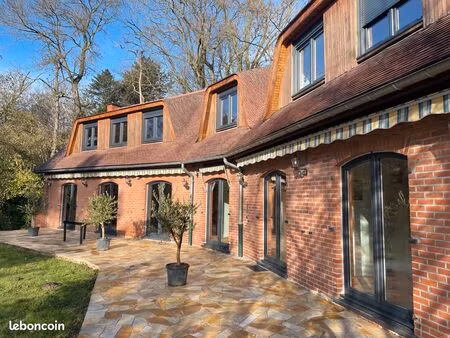 5 km de la croix blanche. propriété d’exception