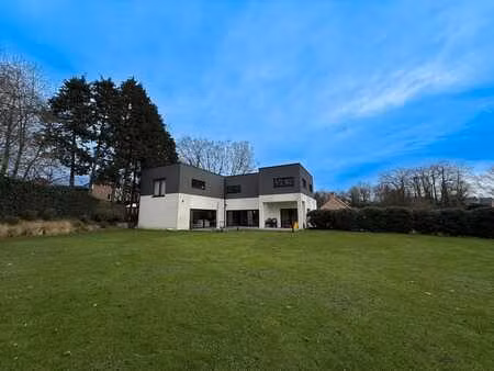 waterloo - villa d'architecte (4 ch/ 2 sdb) meublée